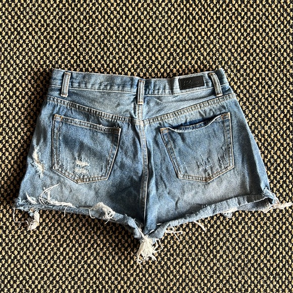 Elan Size Medium Jean shorts - Picture 2 of 2